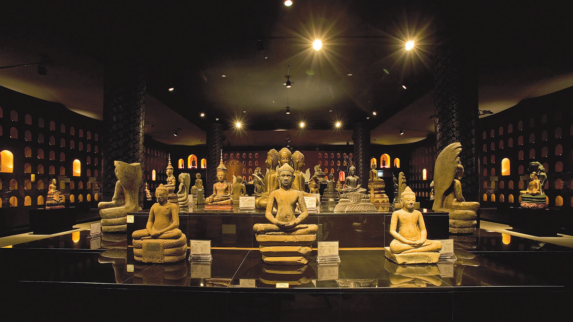 Visit National Museum in Cambodia